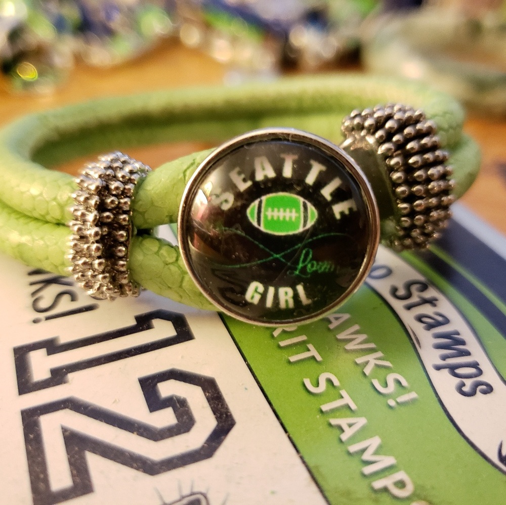 Seattle Seahawks Girl Snap Bracelet